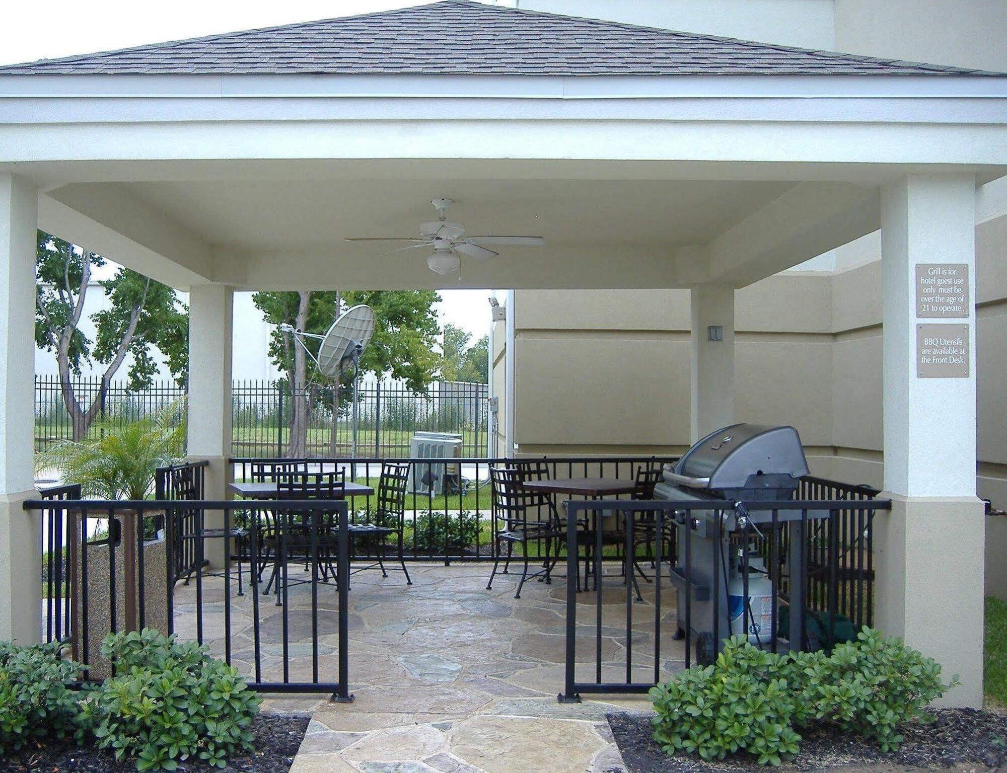 Candlewood Suites Houston Medical Center By Ihg Екстериор снимка